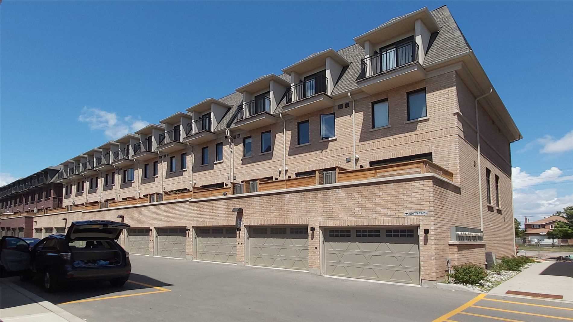 Trafalgar Rd (MLS® W4848571) See this townhouse for rent in River