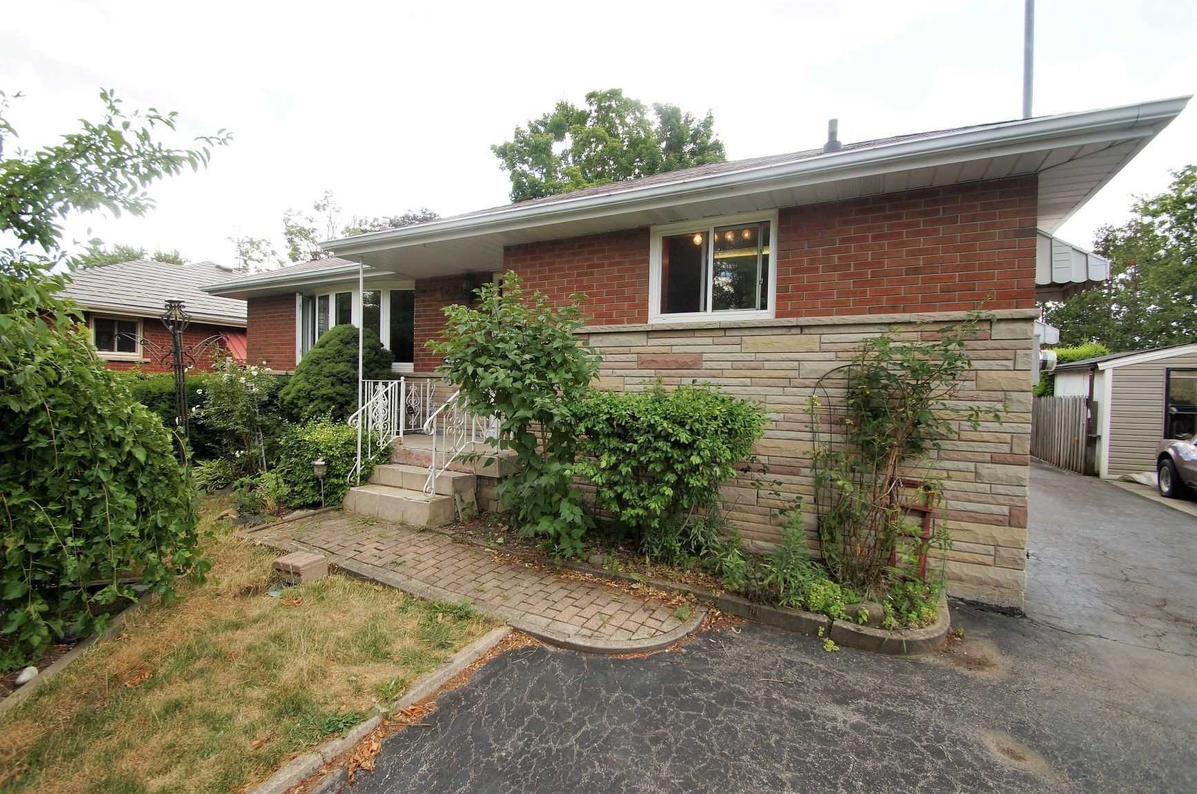 Fisher Ave (MLS® W4849304) See this detached house for sale in