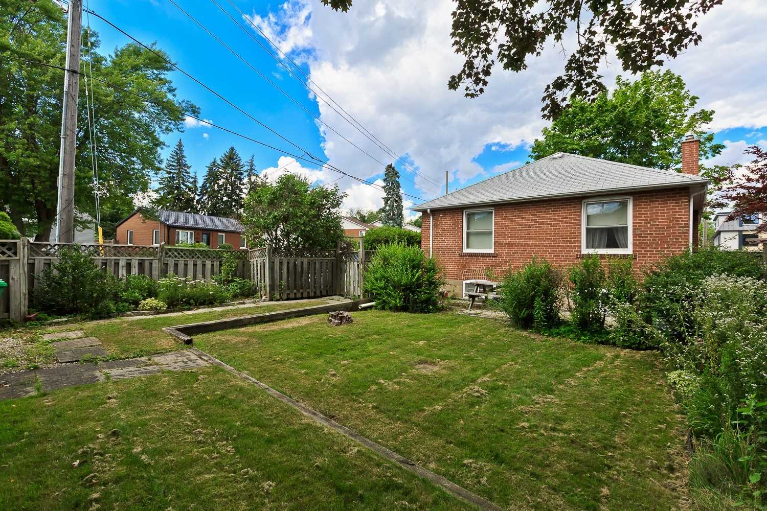 Maple Ave (MLS® W4849841) See this detached house for sale in Port