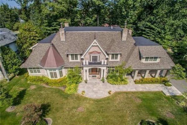 2239 Pineneedle Row, Mississauga