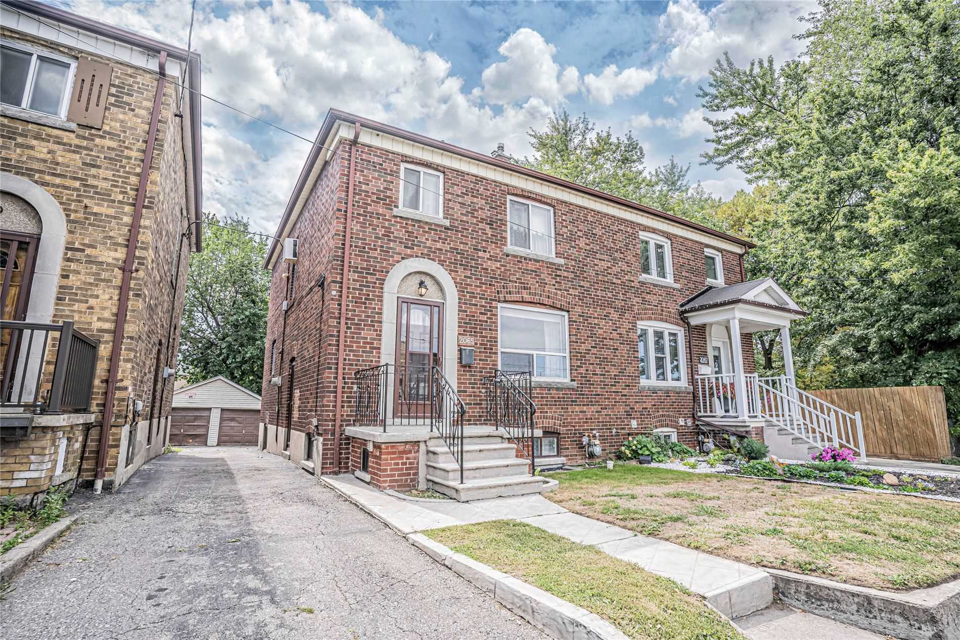 Eglinton Ave (MLS® W4882673) See this semidetached house for sale