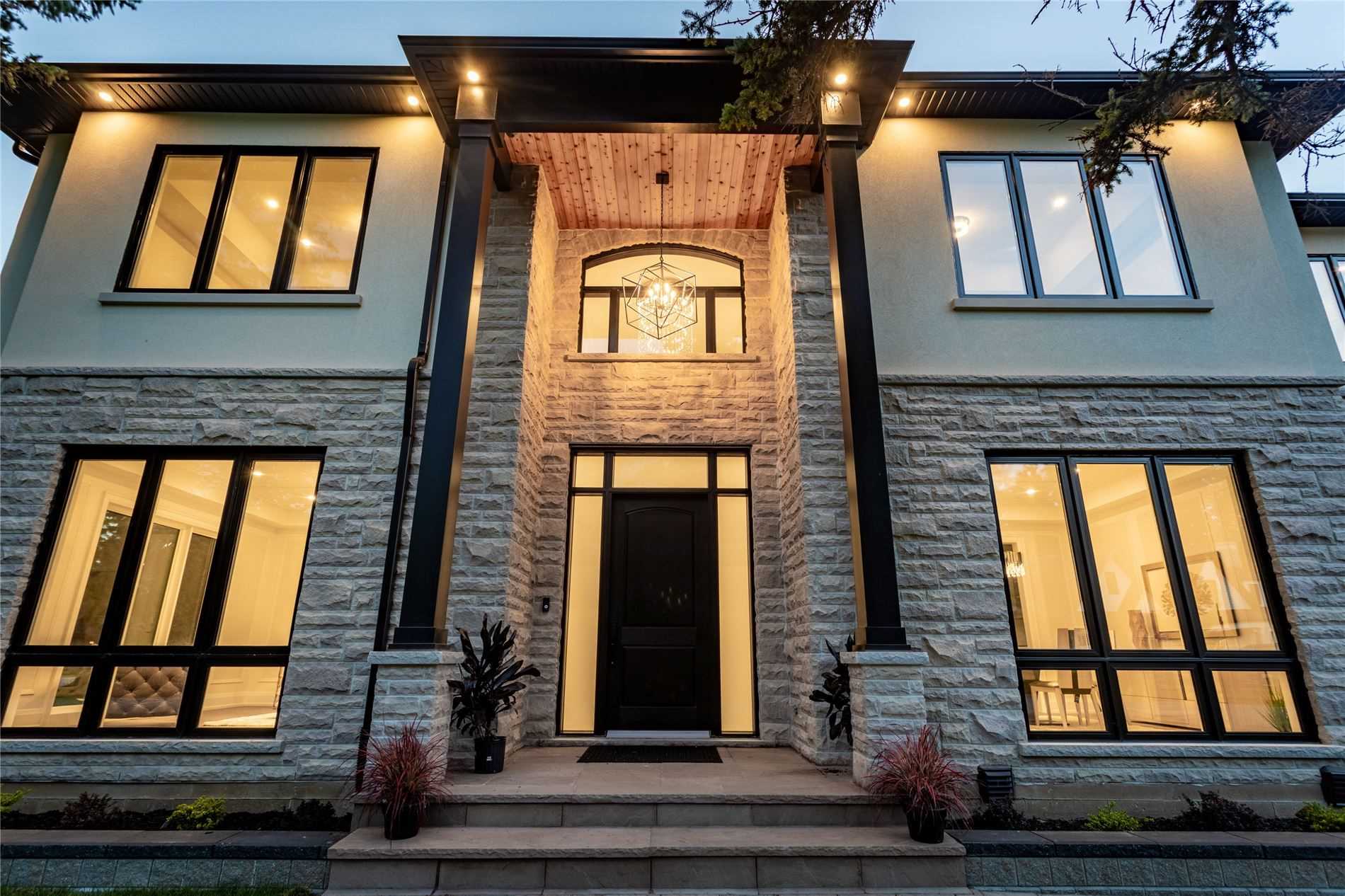 297 Savoy Cres