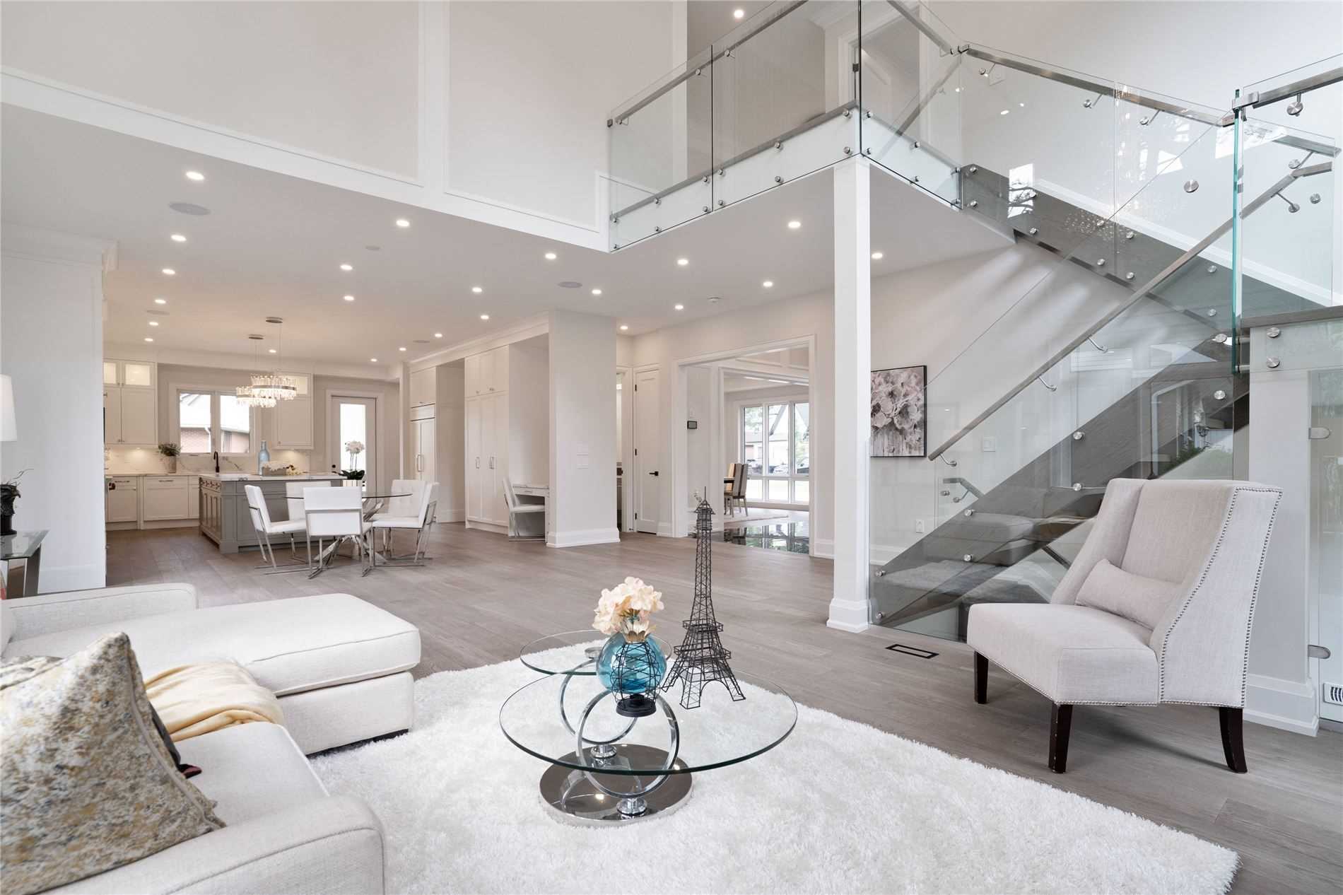 297 Savoy Cres