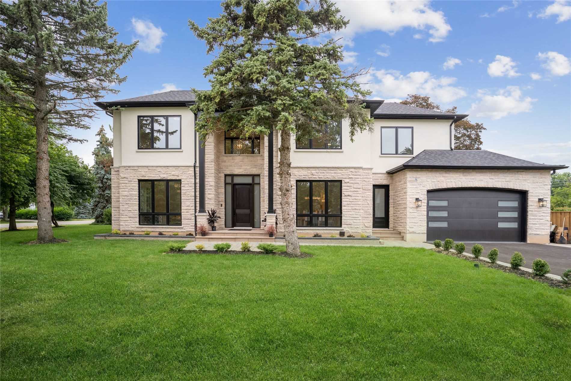 297 Savoy Cres