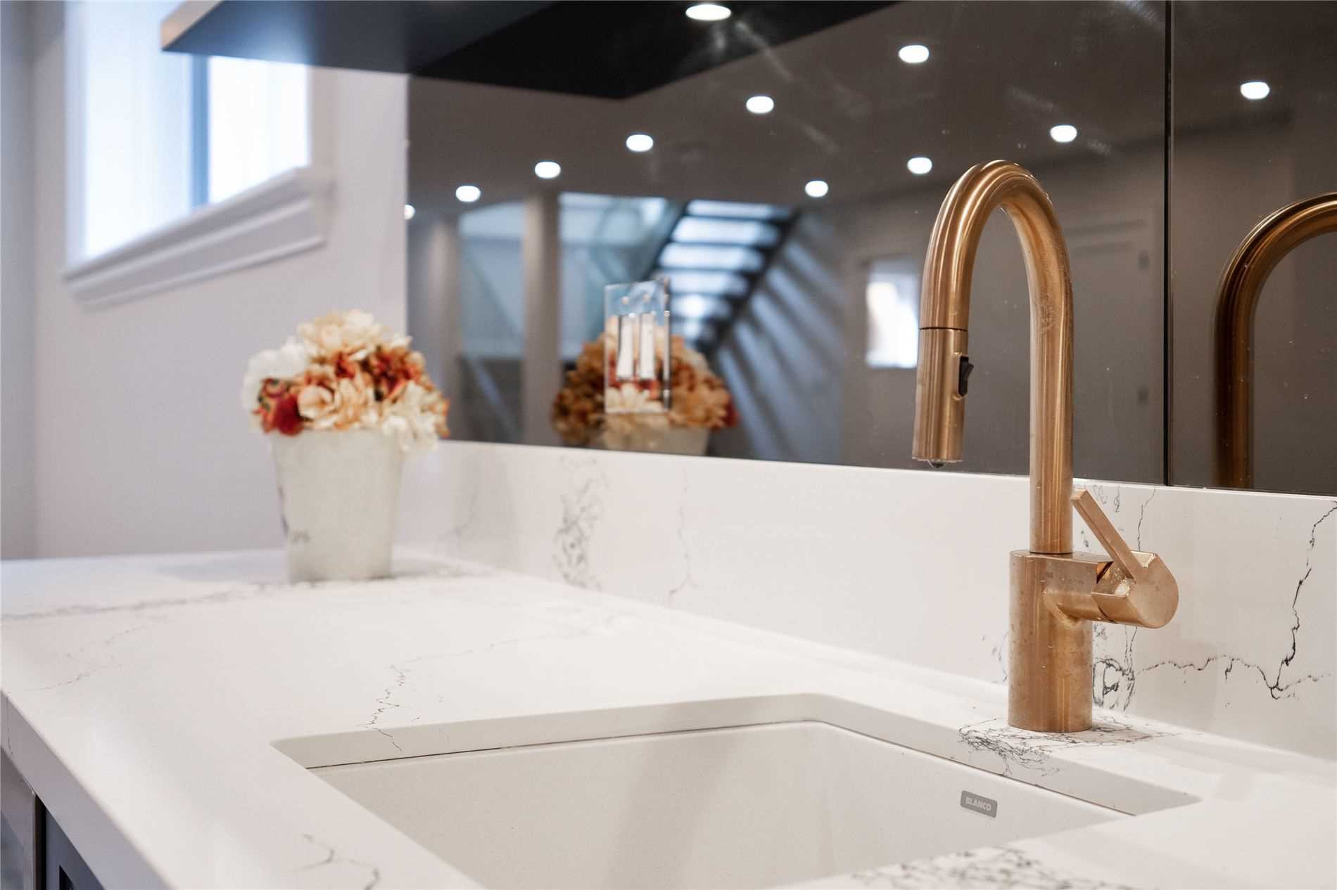 297 Savoy Cres