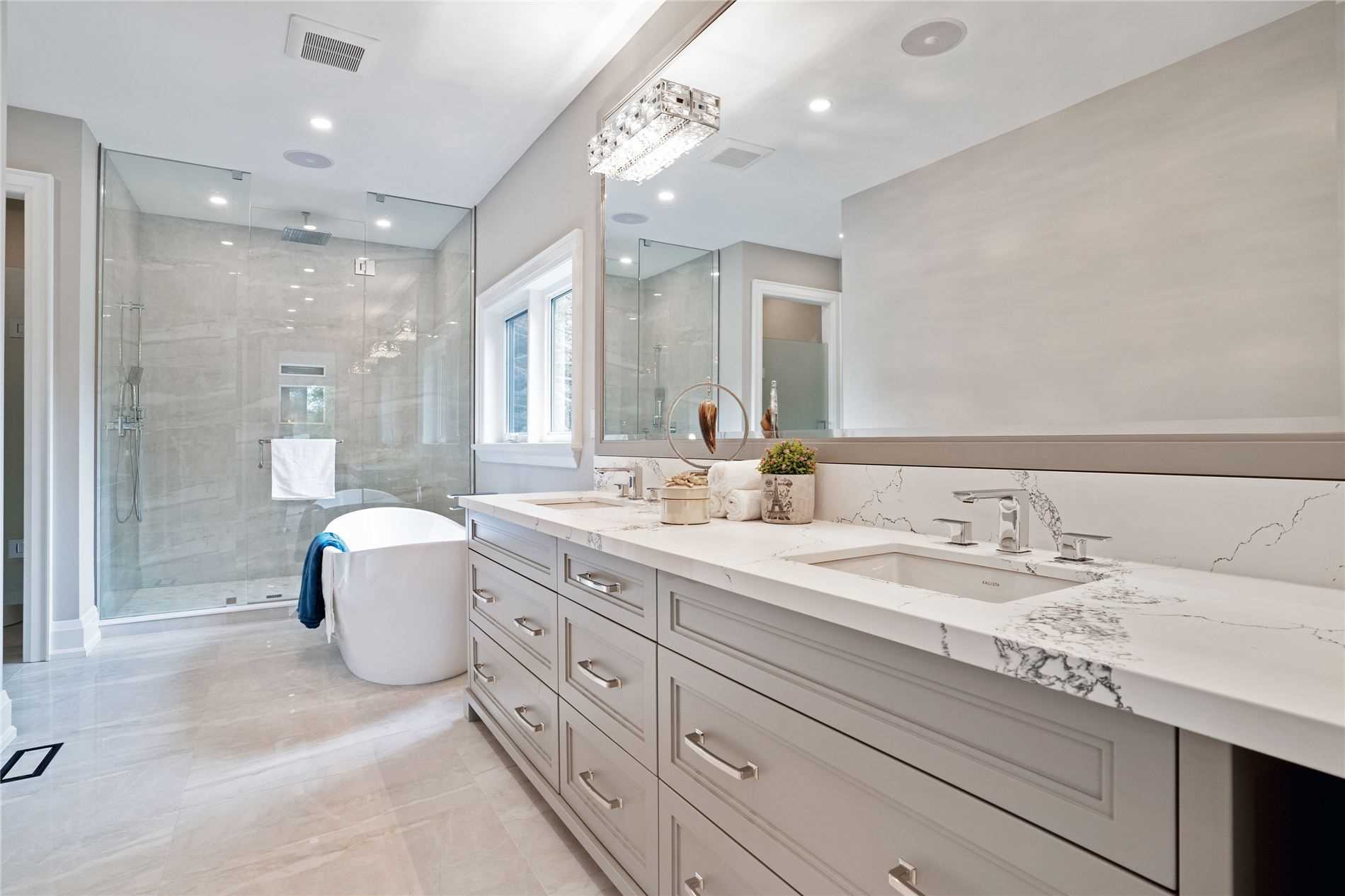 297 Savoy Cres