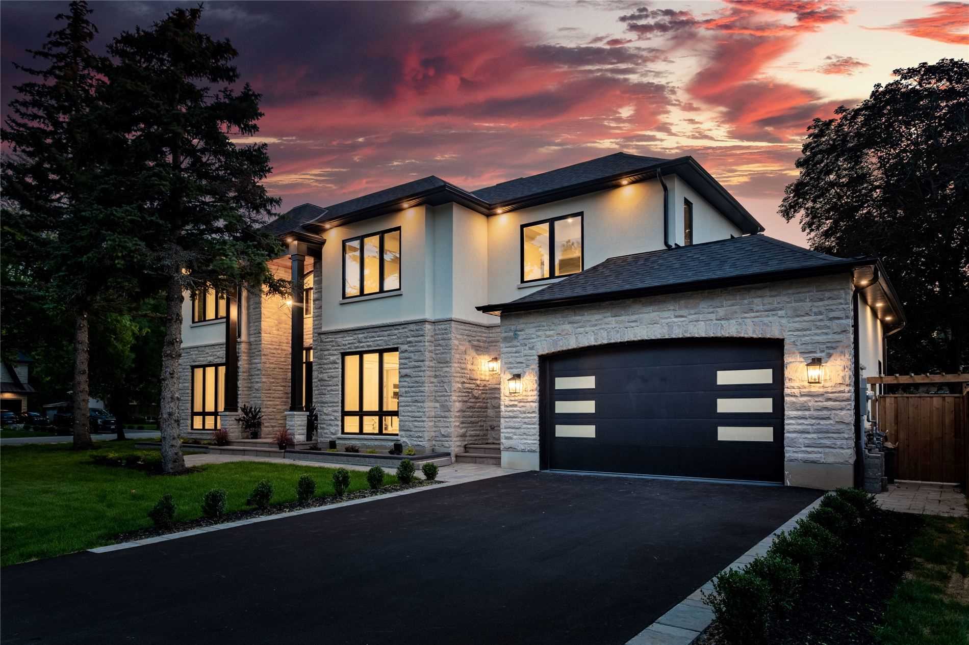 297 Savoy Cres