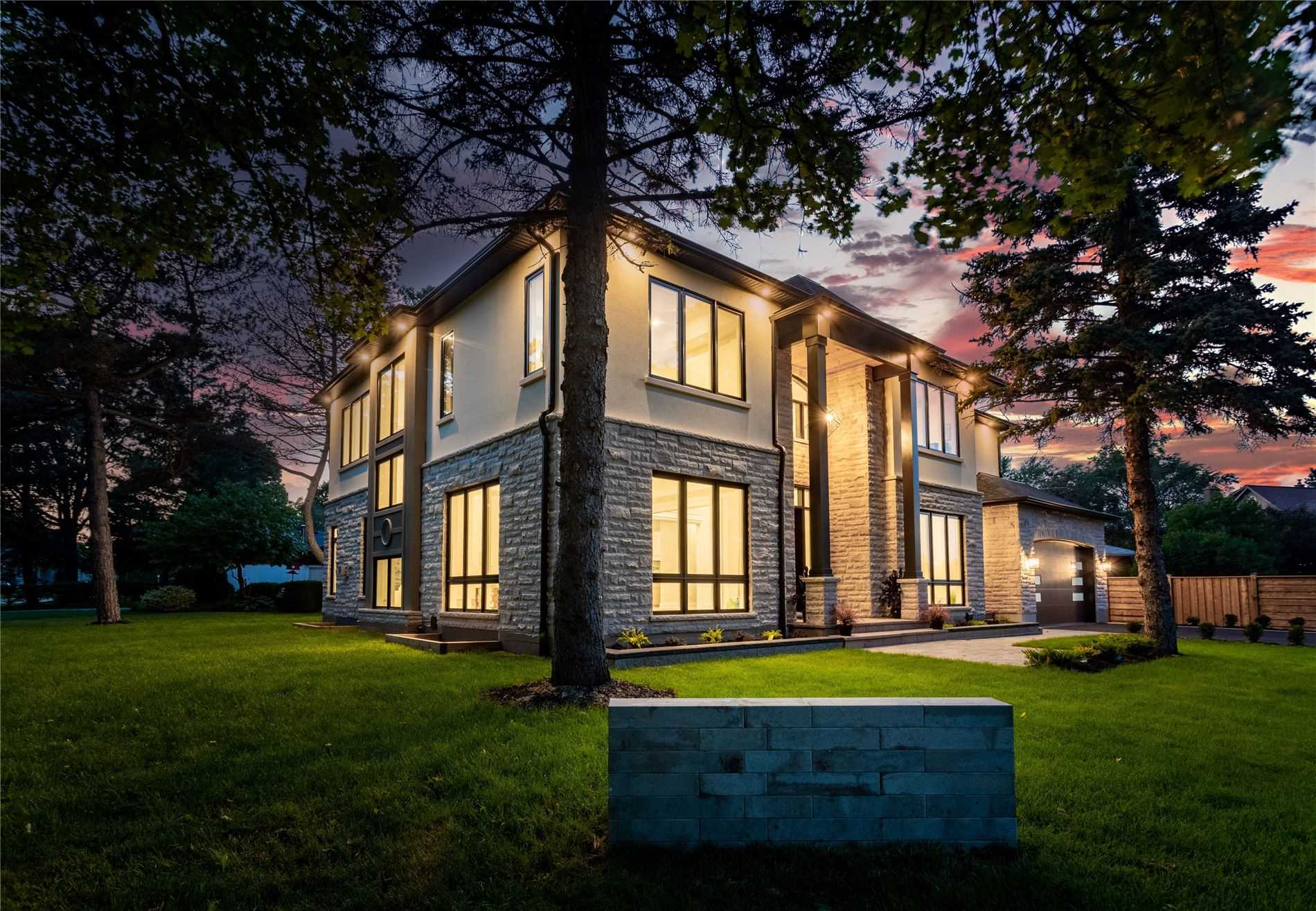 297 Savoy Cres