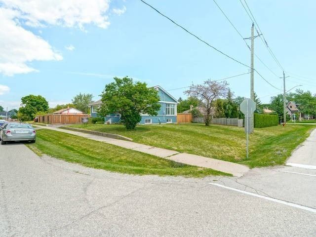 1392 Tansley Dr
