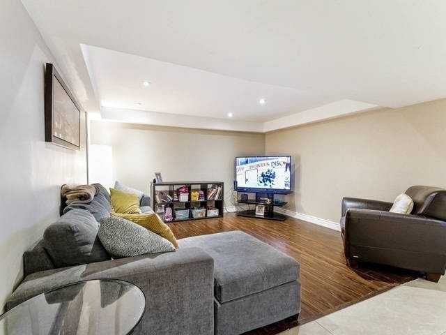 1392 Tansley Dr