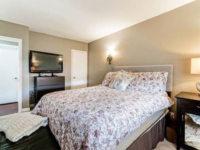 1392 Tansley Dr