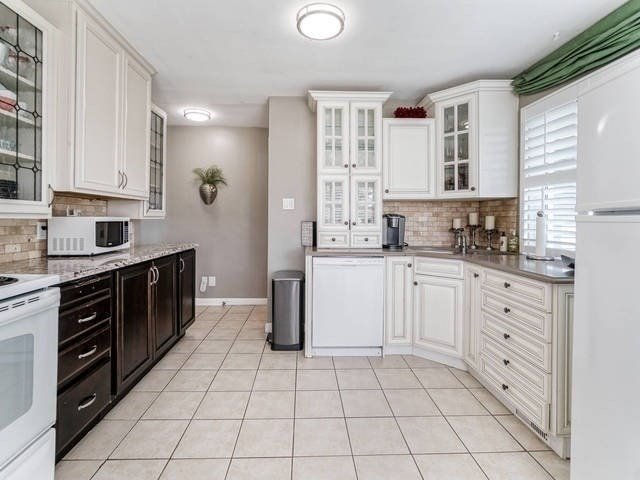 1392 Tansley Dr
