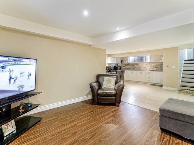 1392 Tansley Dr
