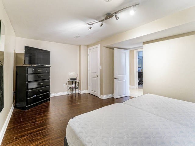 1392 Tansley Dr