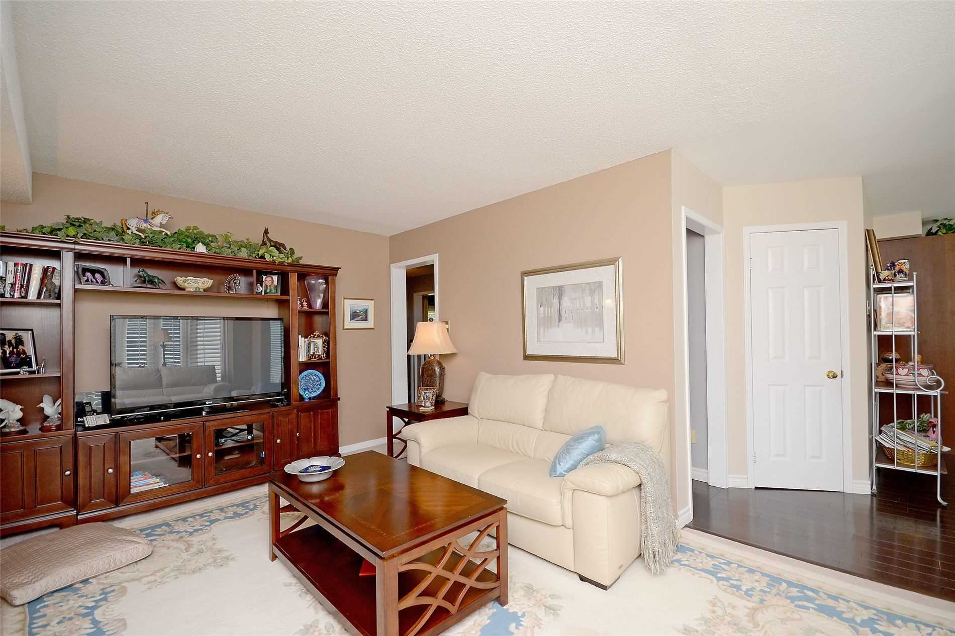 Listing W4897944 - Large Photo # 10