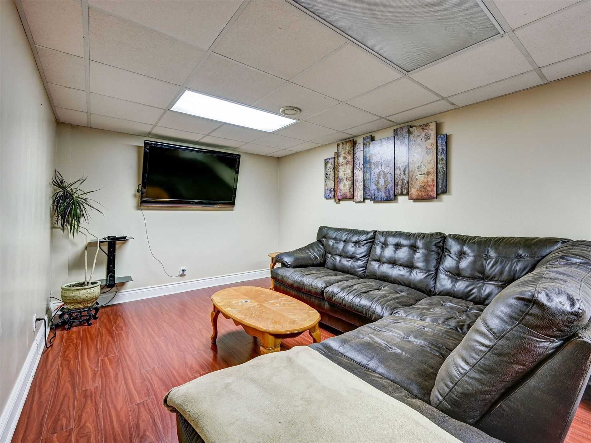 943 Preston Manor Dr