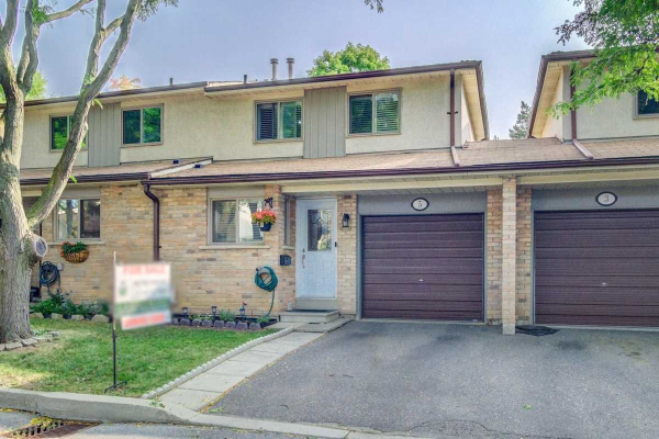 2655 Gananoque Dr N 2655 Gananoque Dr N