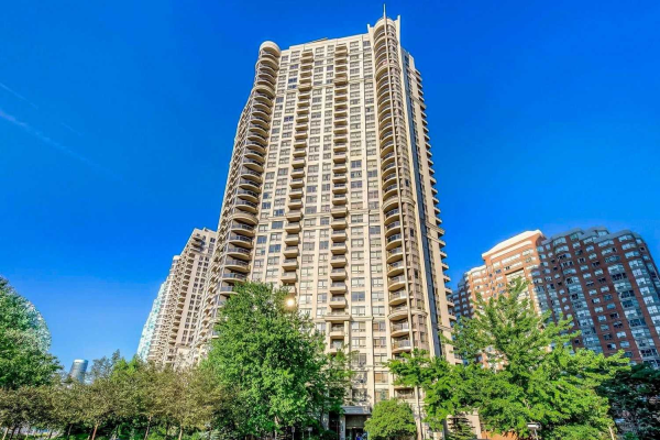 310 Burnhamthorpe Rd W, Mississauga
