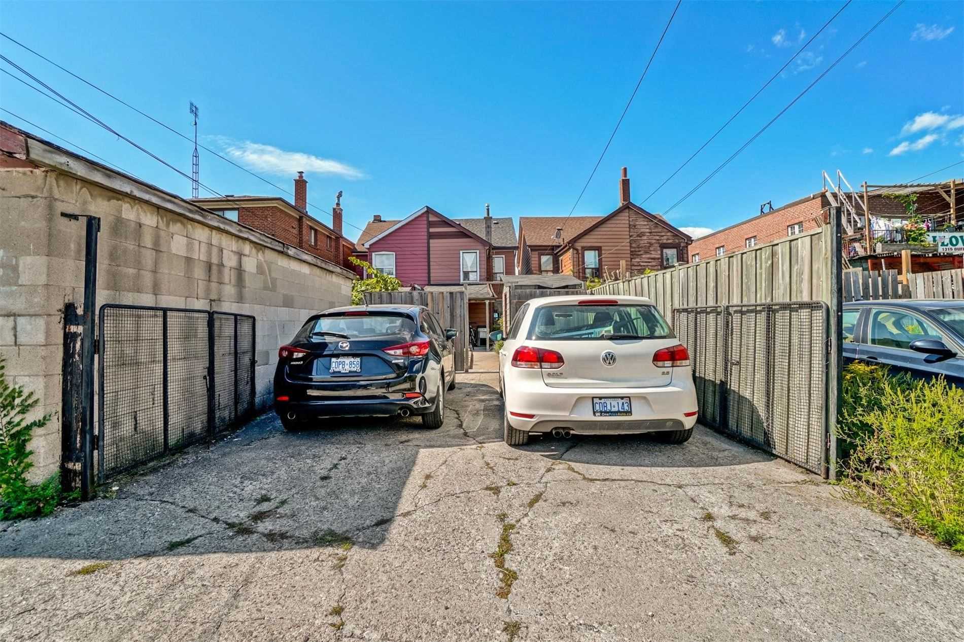 Dufferin St (MLS® W4920790) See this semidetached house for sale