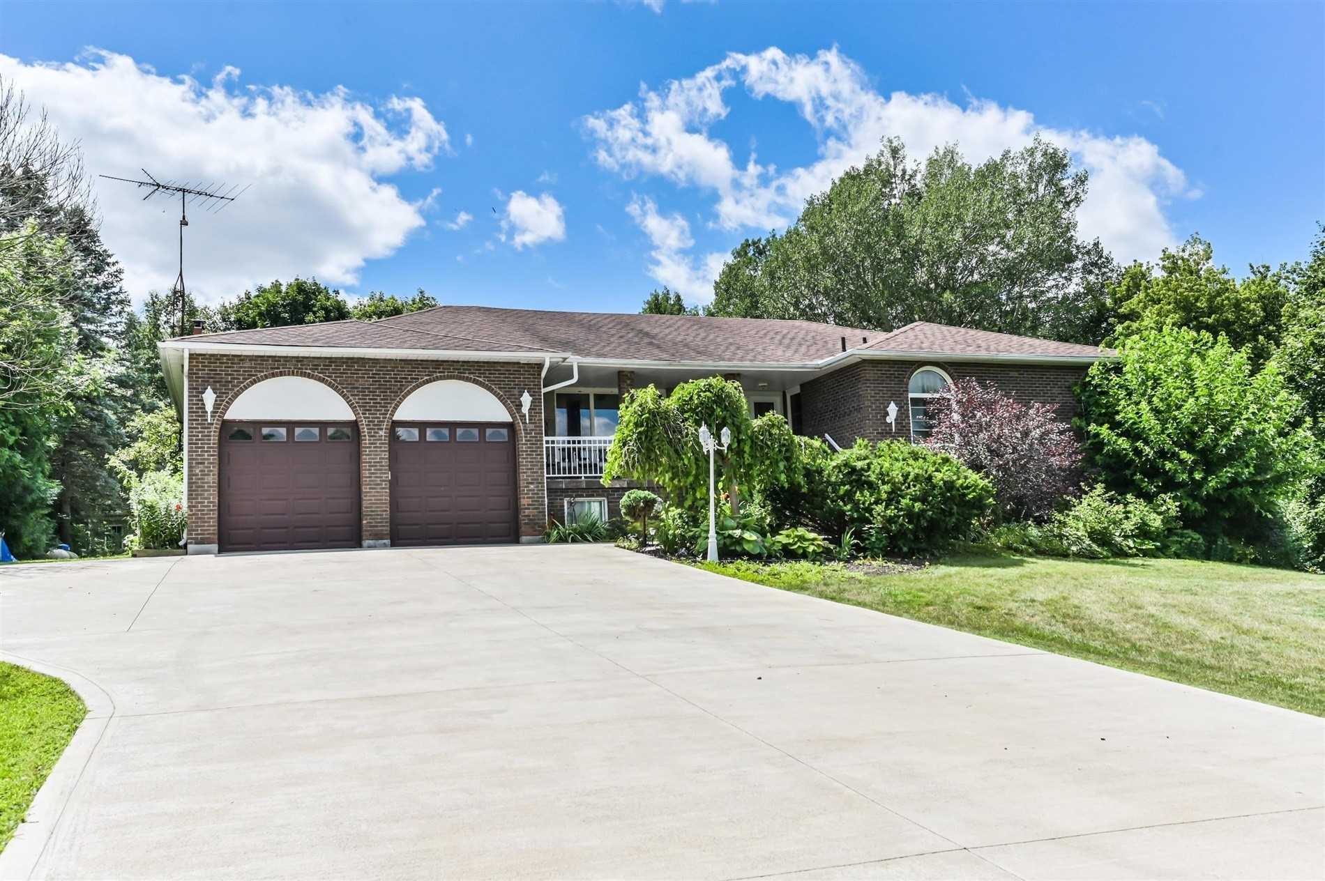 Innis Lake Rd (MLS® W4920945) See this detached house for sale in