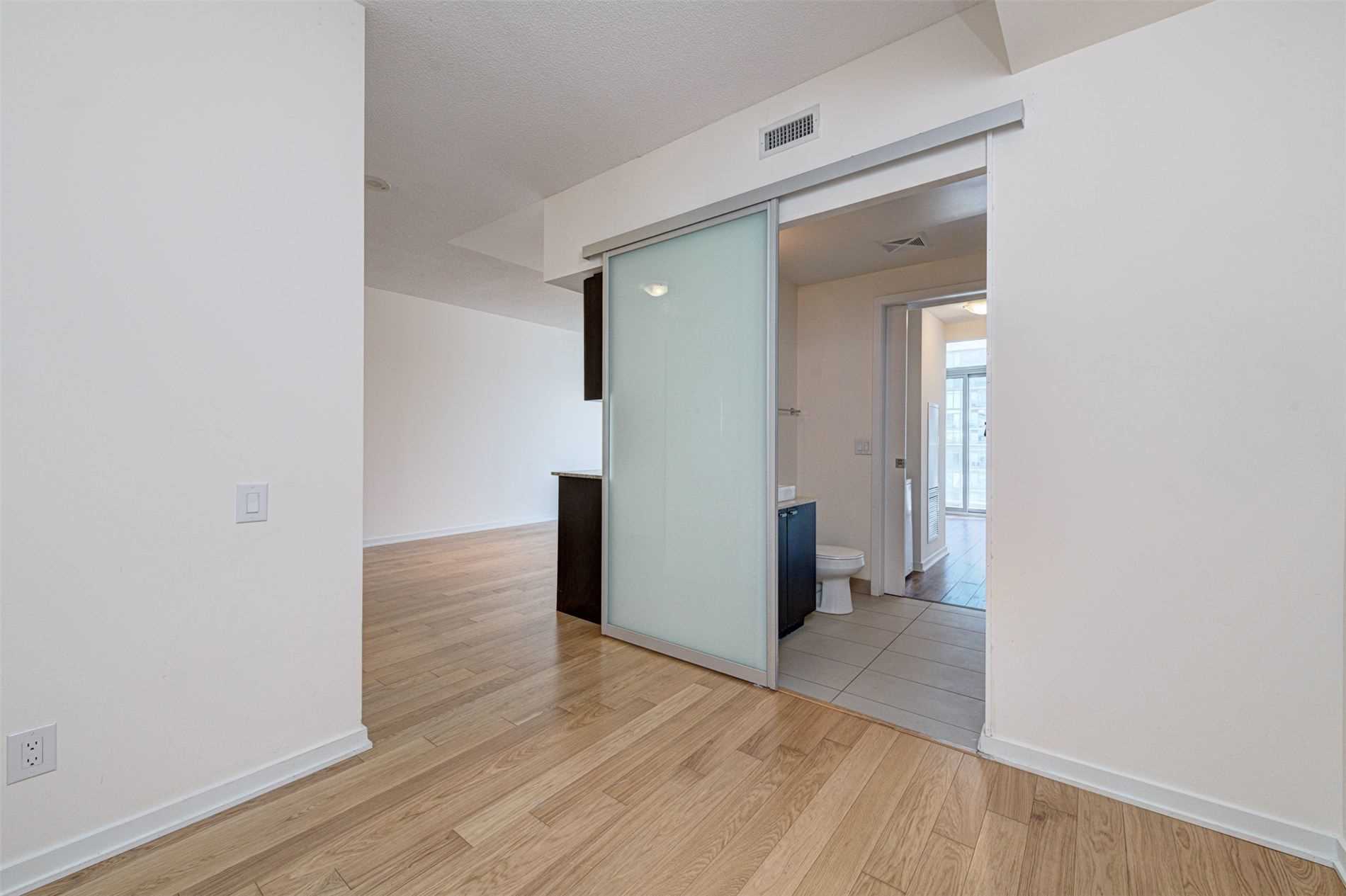 Listing W4921535 - Large Photo # 14