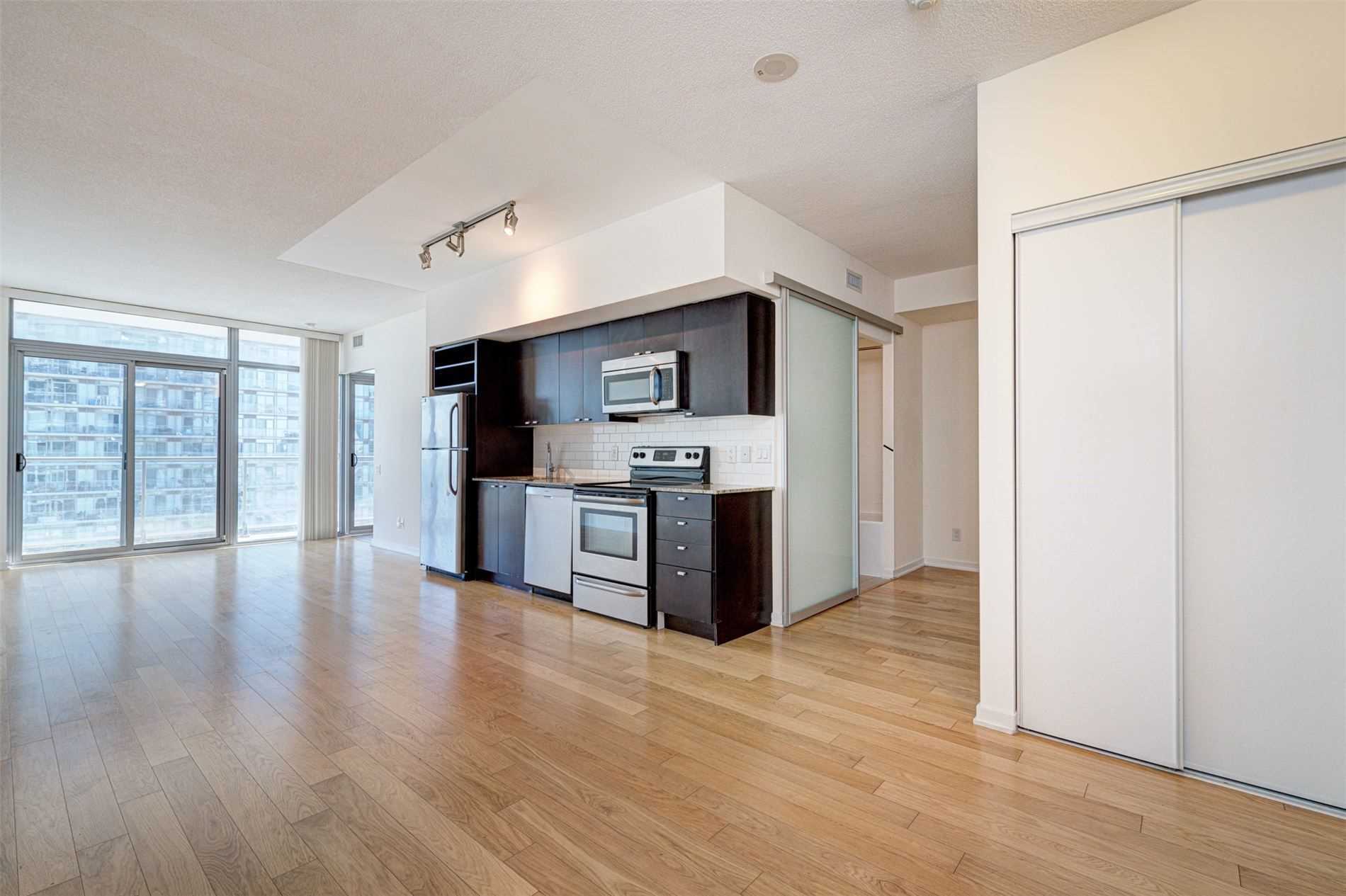 Listing W4921535 - Large Photo # 3
