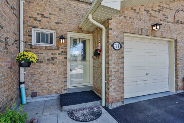 1951 Rathburn Rd E, Mississauga