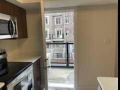 60 Parrotta Dr, #275