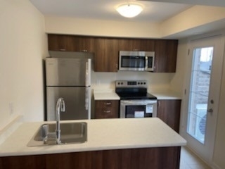 60 Parrotta Dr, #275