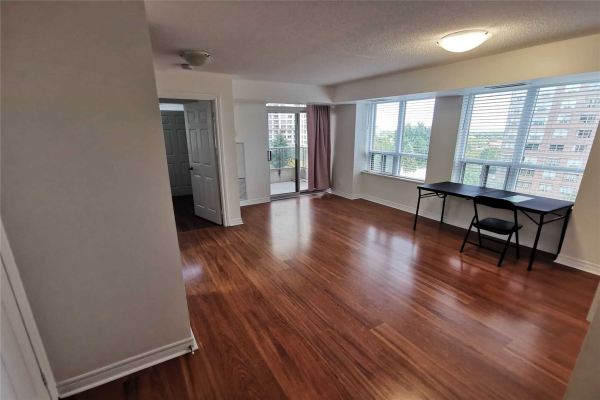 310 Burnhamthorpe Rd W 310 Burnhamthorpe Rd W
