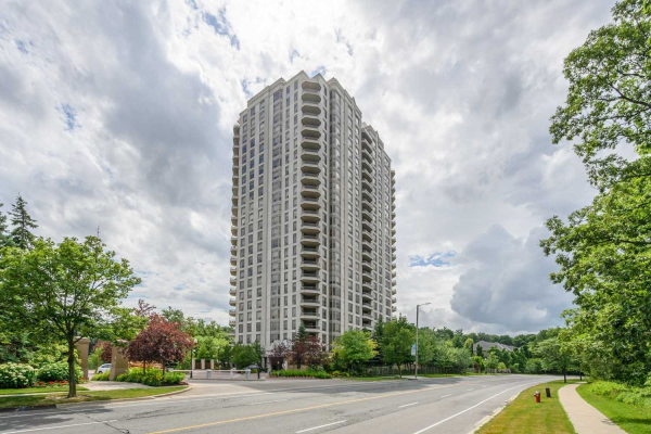 1900 The Collegeway Dr, Mississauga