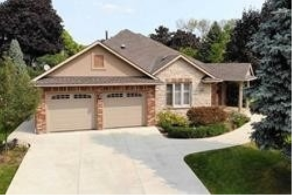 1084 Crofton Way, Burlington