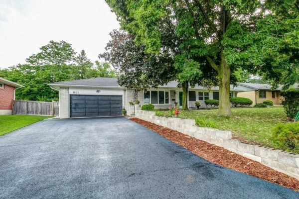 1621 Wembury Rd, Mississauga