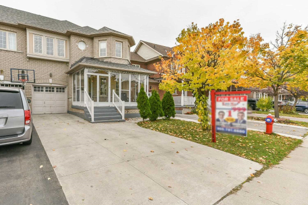 92 Barleyfield Rd, Brampton