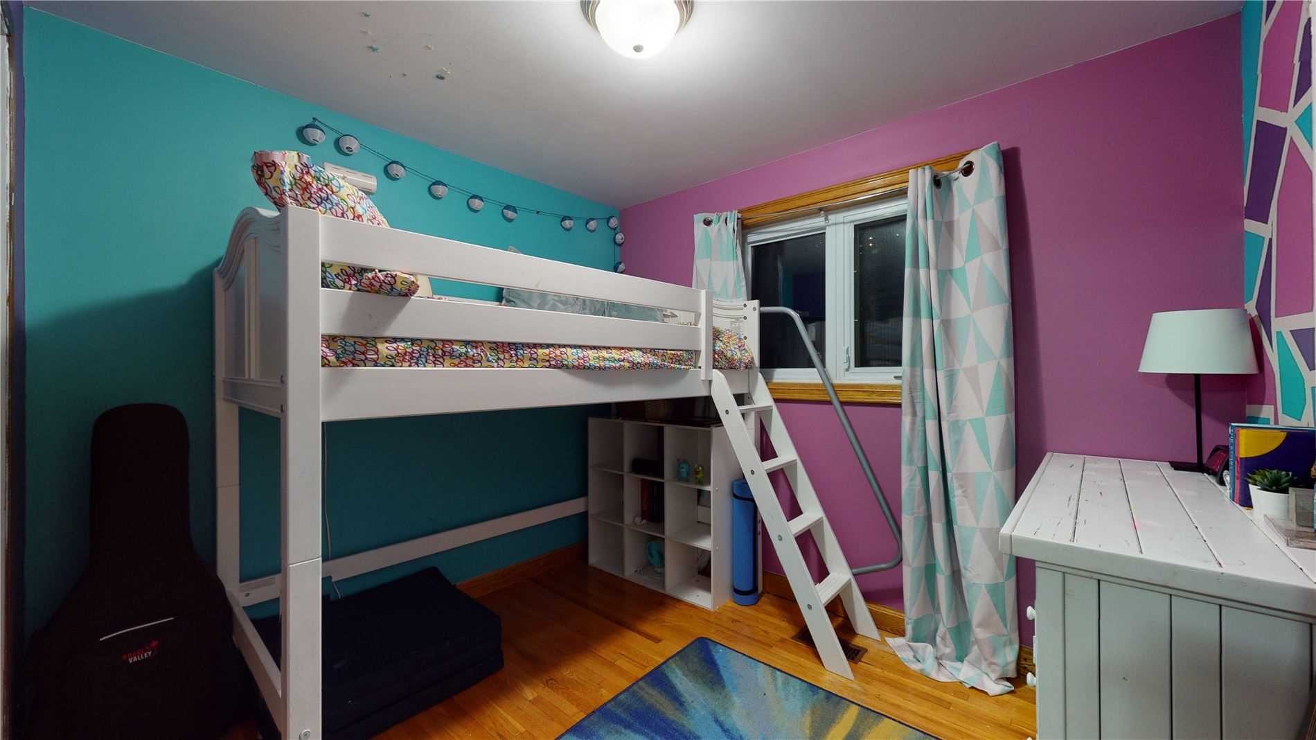 23 Strathavon Dr