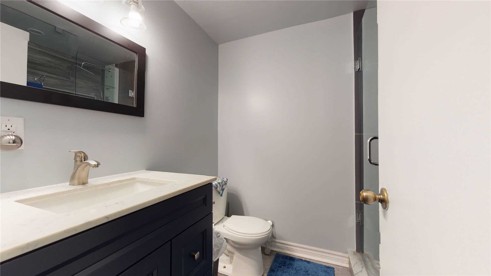 23 Strathavon Dr