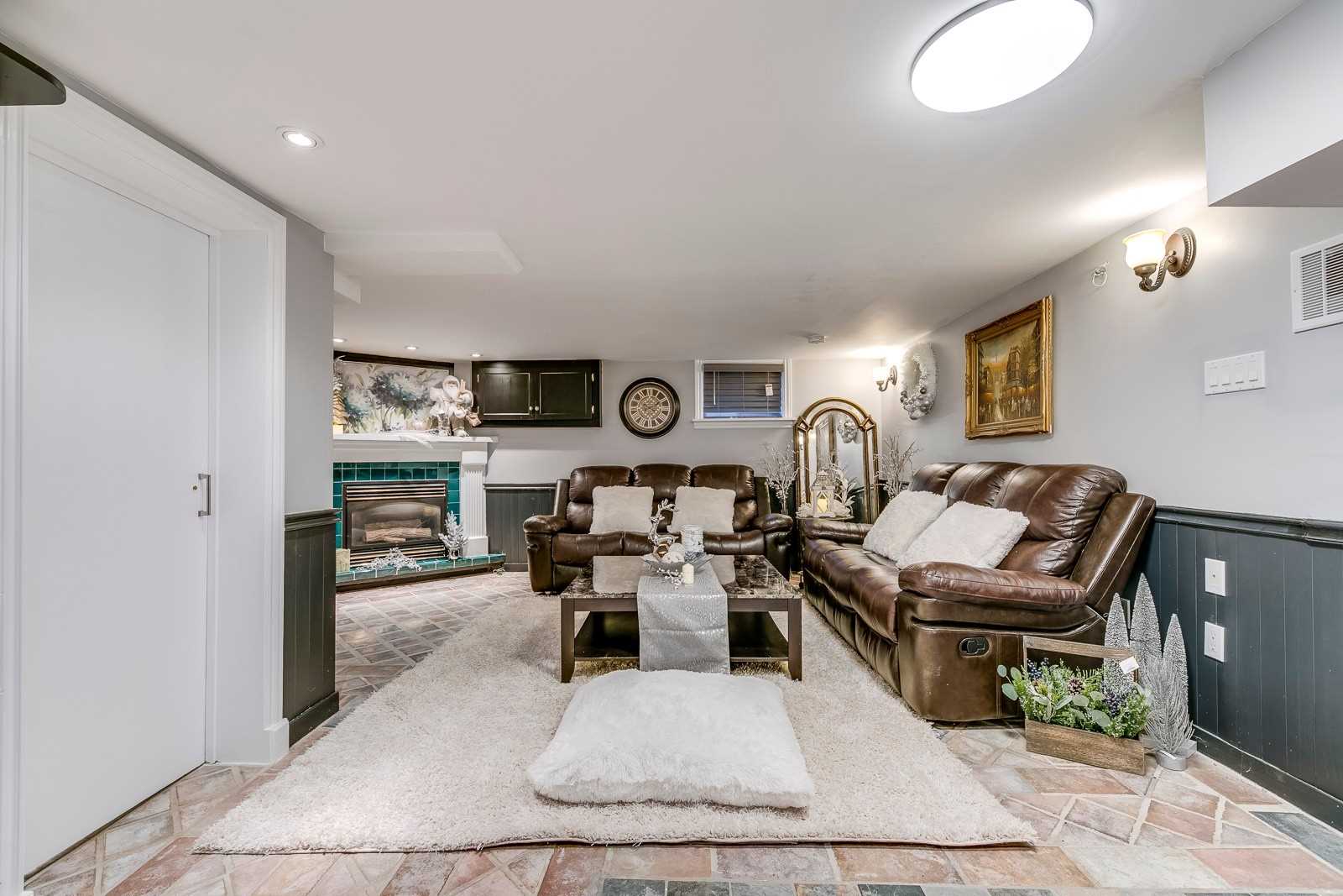8 Kingswood Rd