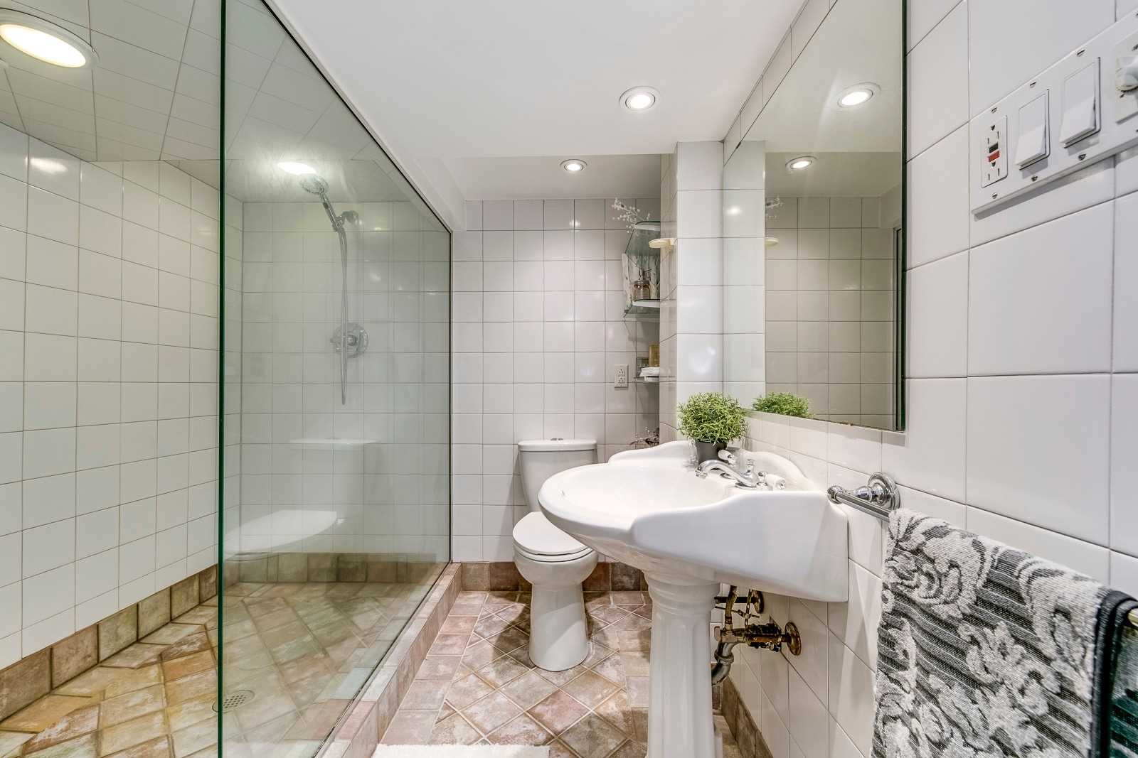8 Kingswood Rd