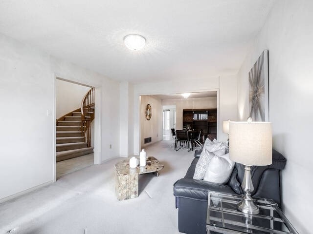 Listing W4977249 - Large Photo # 10