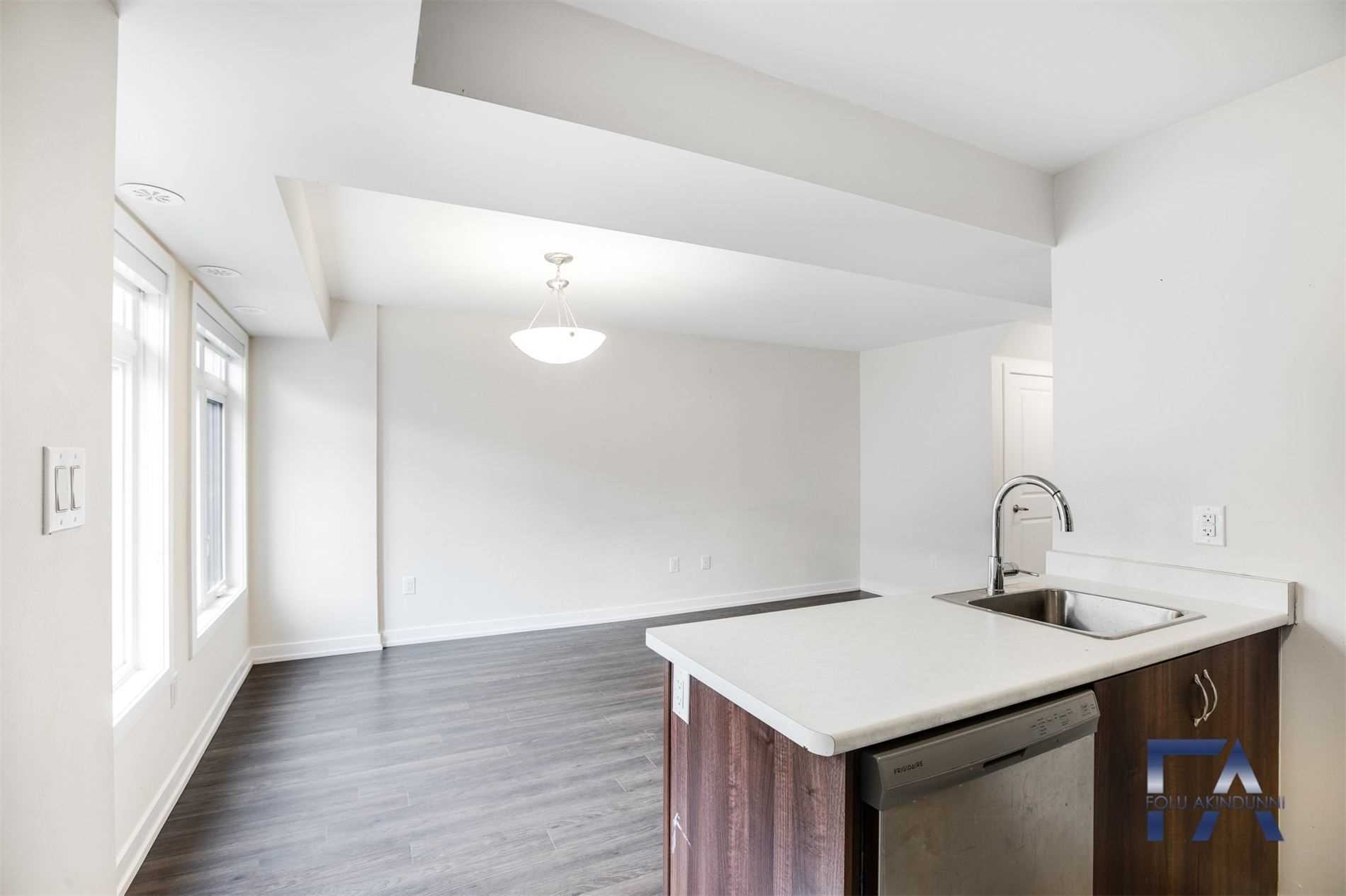 60 Parrotta Dr, #275