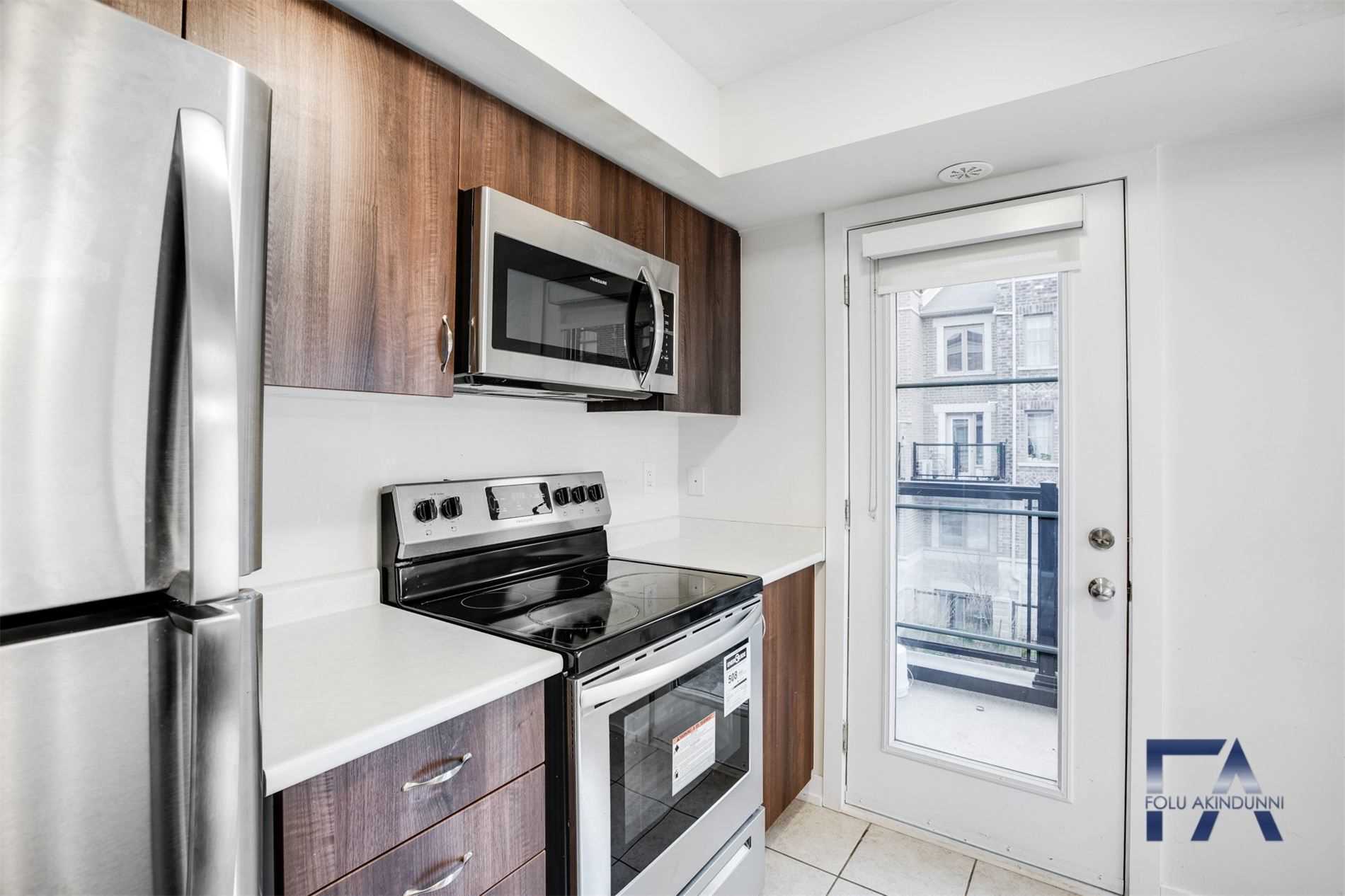 60 Parrotta Dr, #275