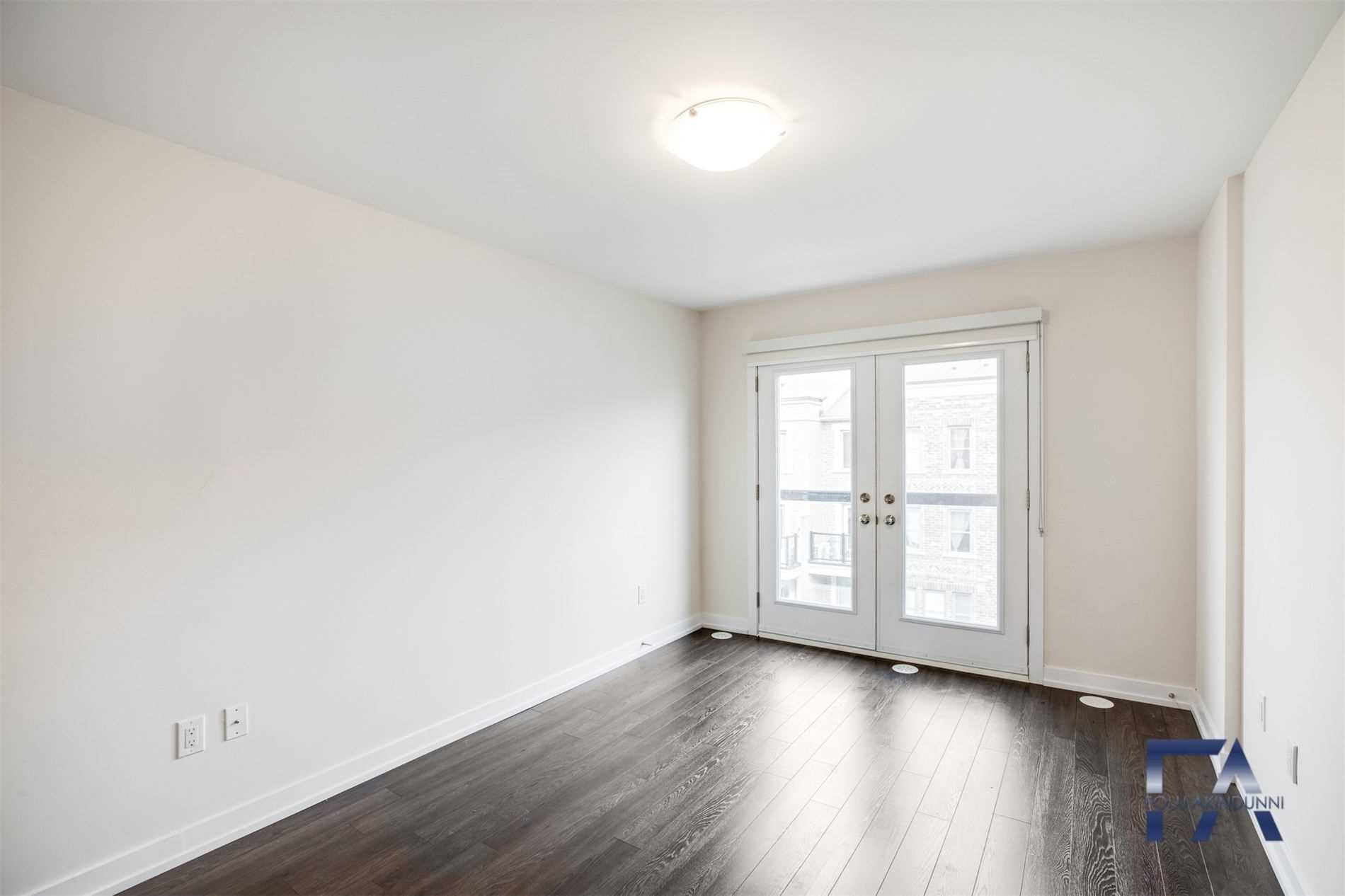 60 Parrotta Dr, #275