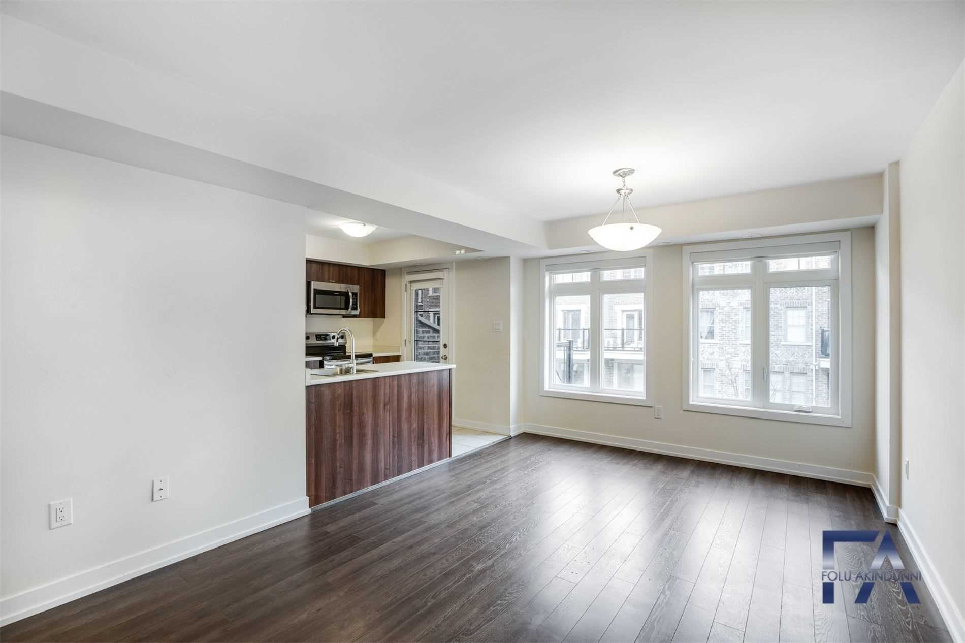 60 Parrotta Dr, #275