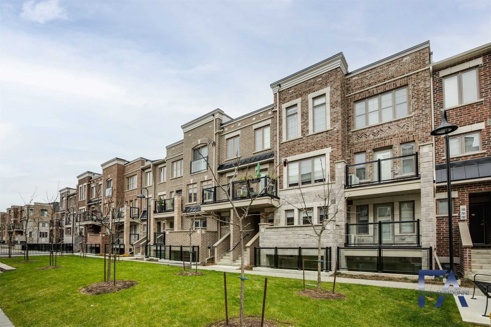 60 Parrotta Dr, #275