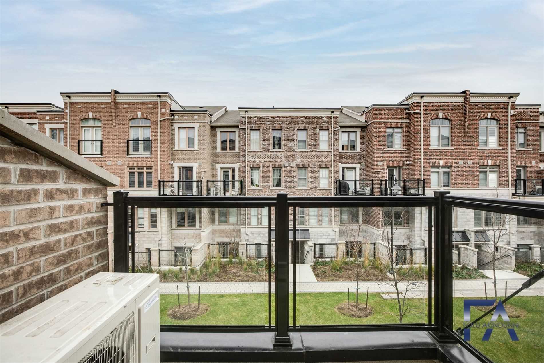 60 Parrotta Dr, #275