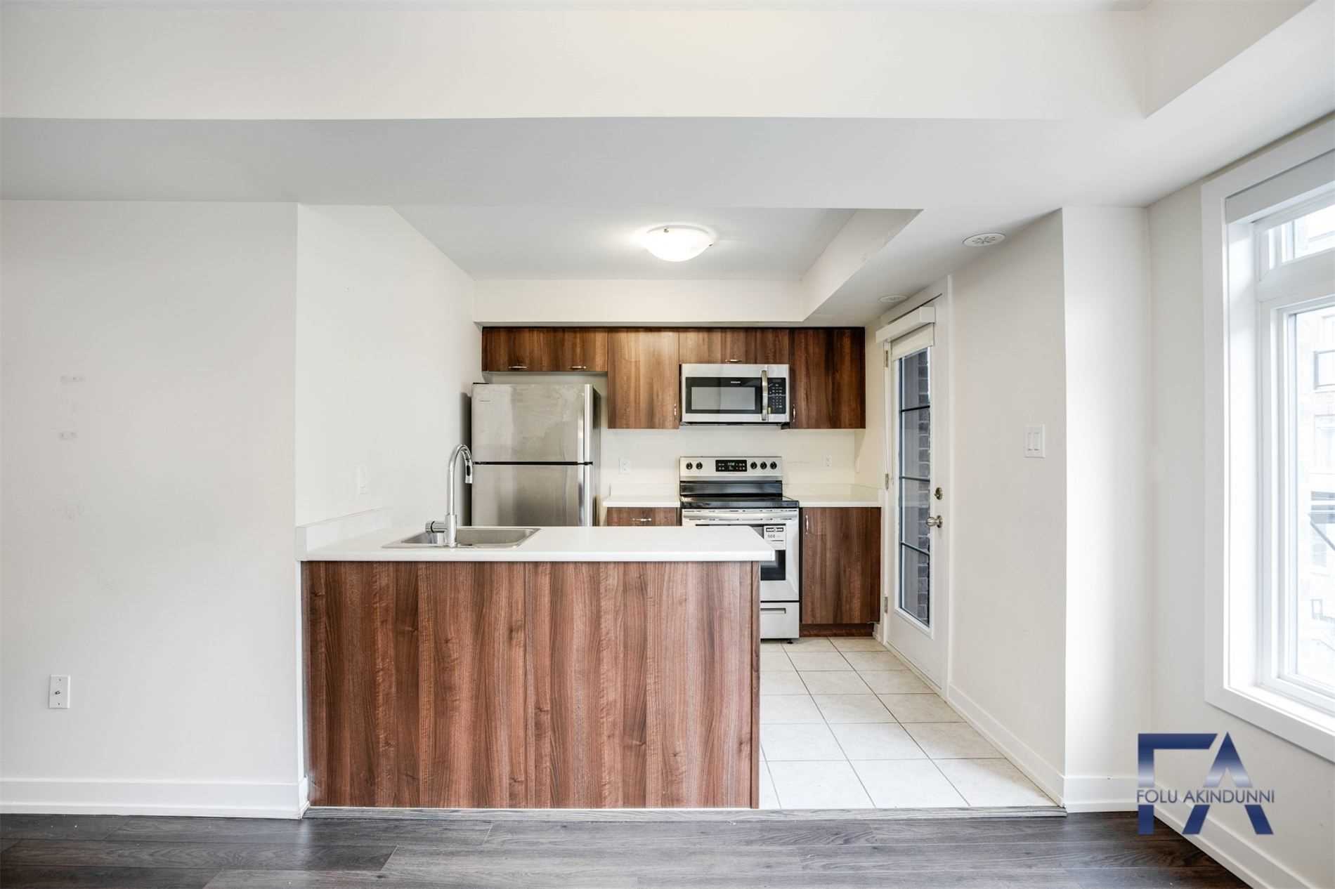 60 Parrotta Dr, #275