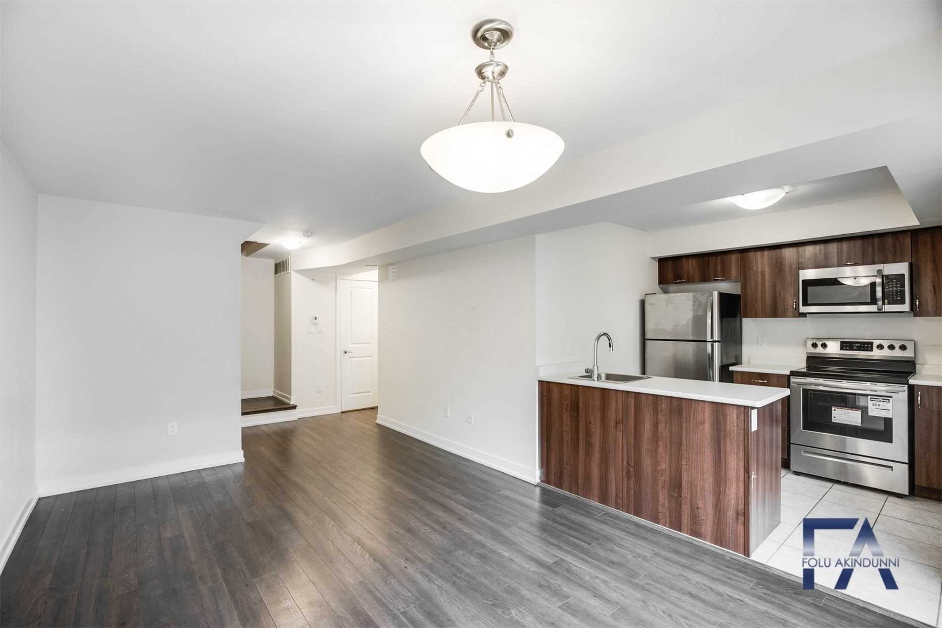 60 Parrotta Dr, #275