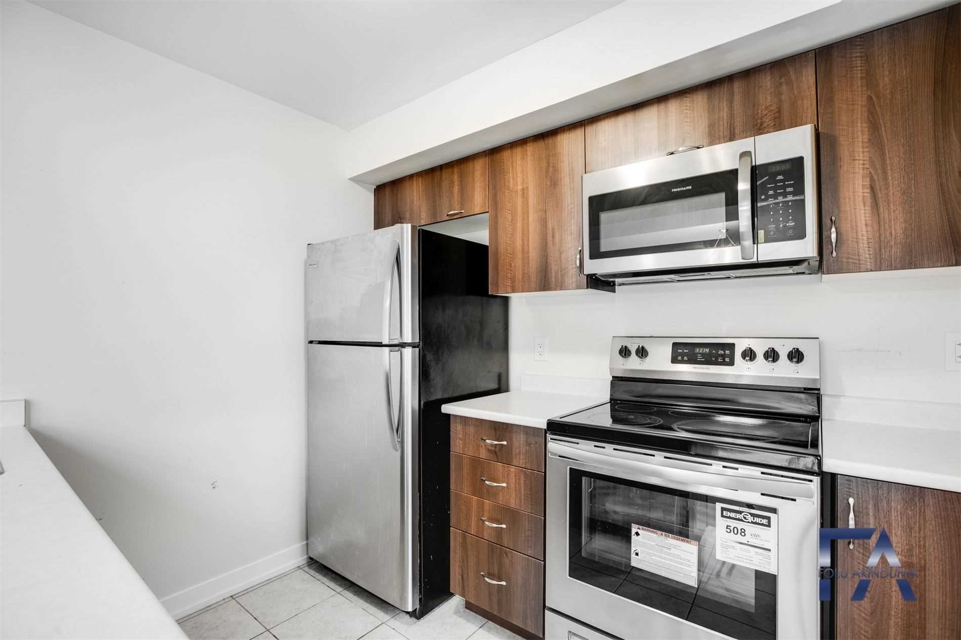 60 Parrotta Dr, #275