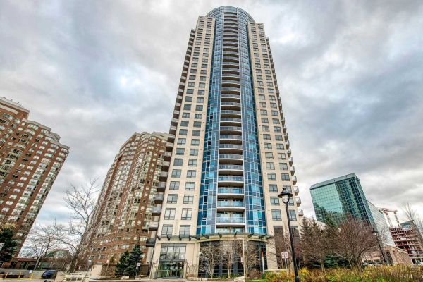 330 Burnhamthorpe Rd W 330 Burnhamthorpe Rd W