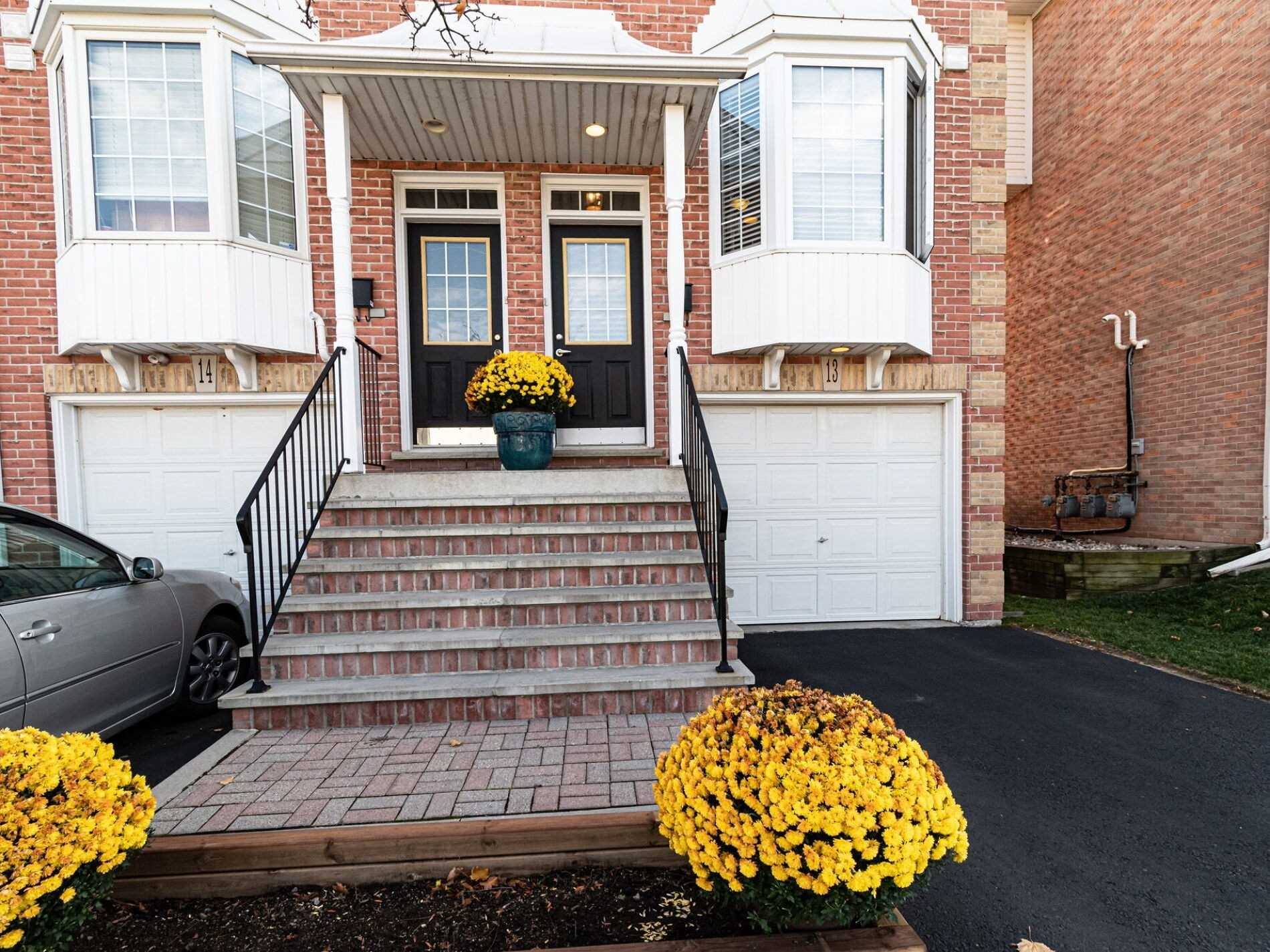 Listing W4992550 - Large Photo # 2
